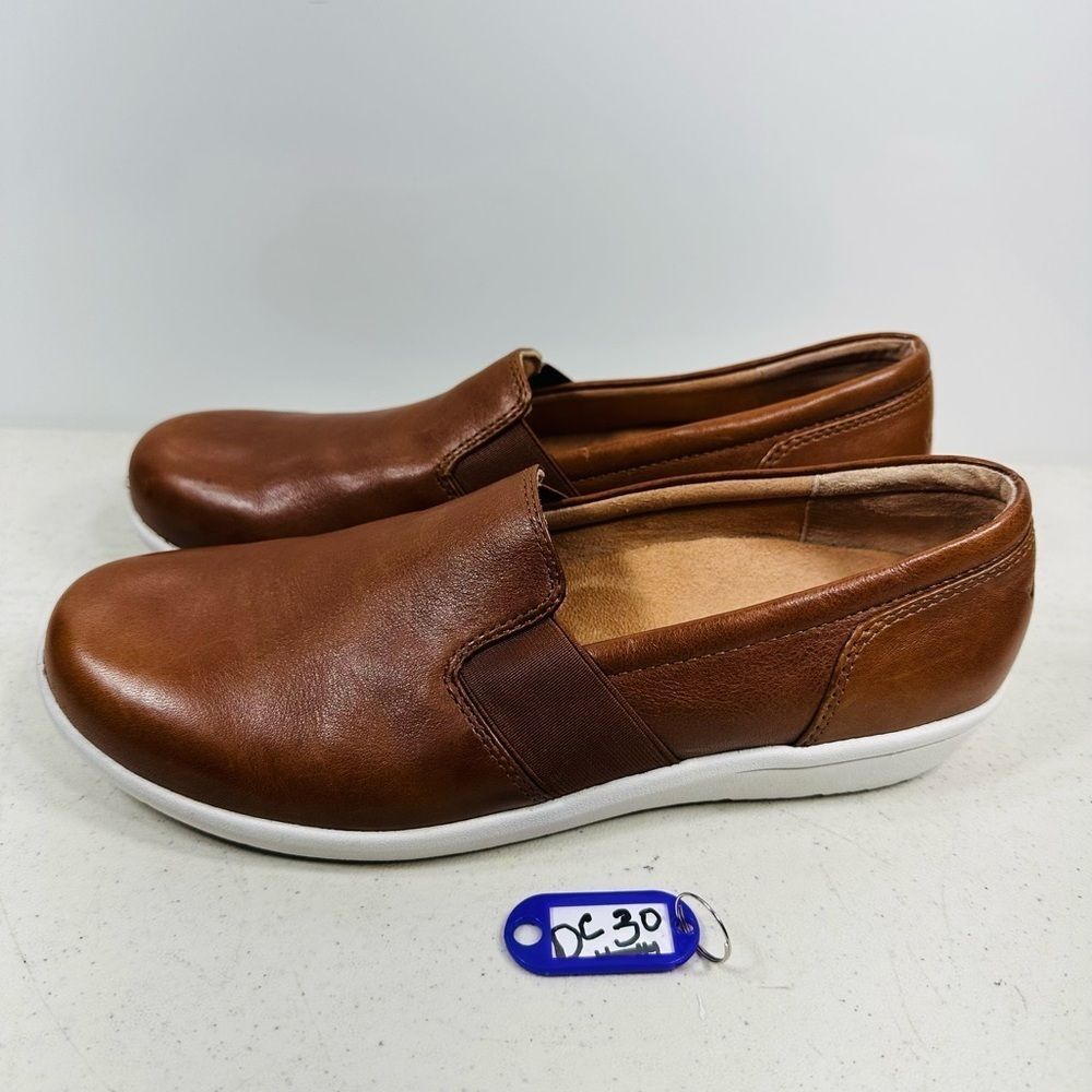 Vionic Magnolia Gianna Slip On Loafer Mocha Tan Women's Leather Flat Shoe Sz 8,5